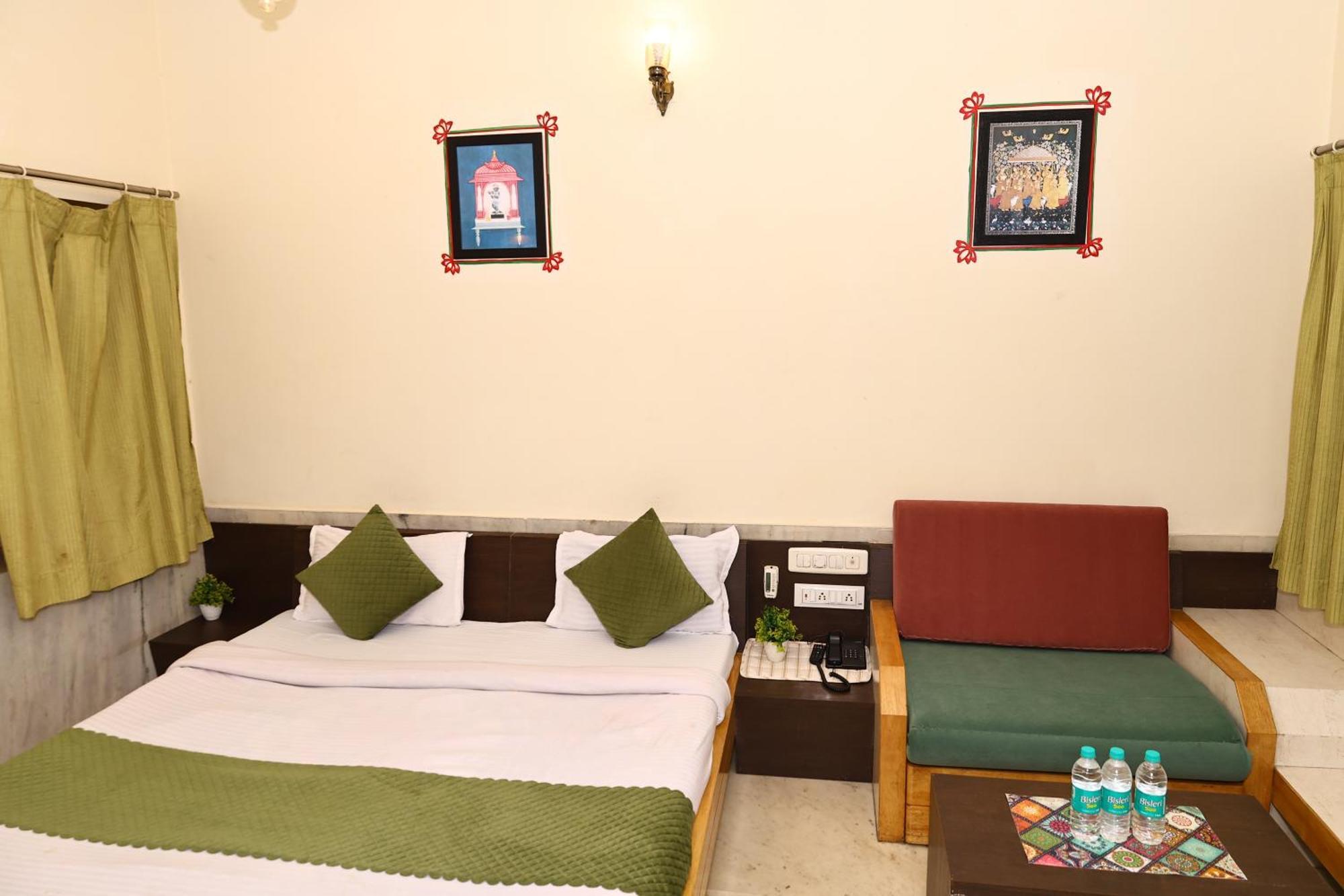 Hotel Suncity By Sharnam Nathdwara Bagian luar foto