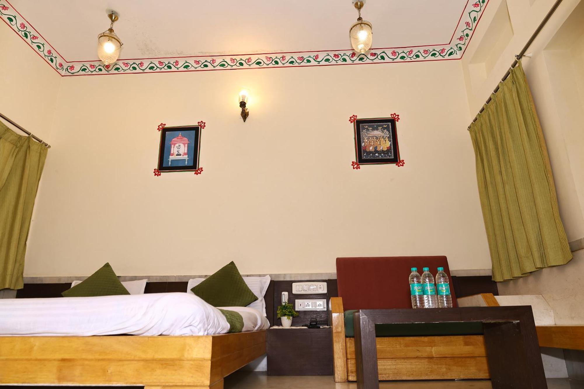 Hotel Suncity By Sharnam Nathdwara Bagian luar foto